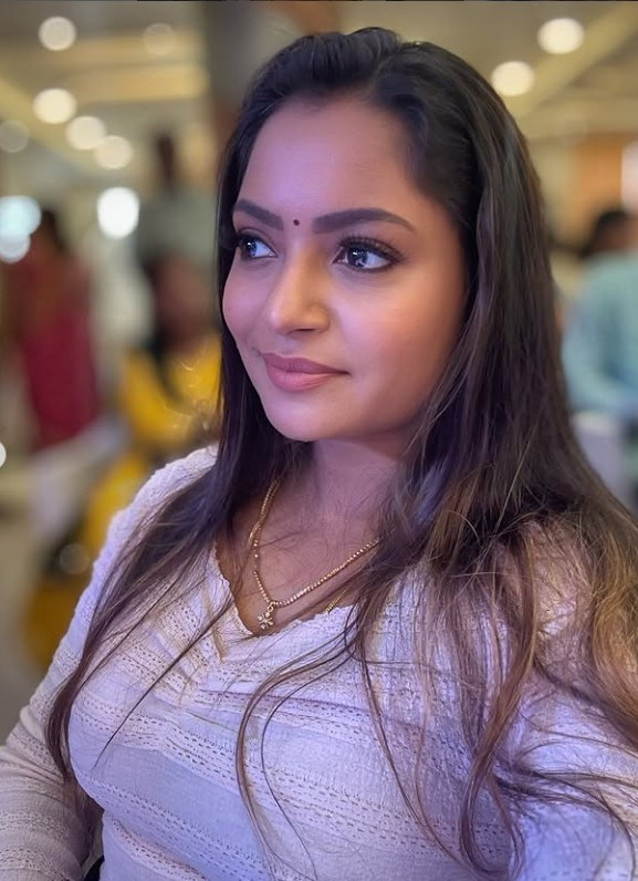 குழலியாக பாண்டியன் ஸ்டோர்ஸ் 2 சீரியலில் நடிக்கும் ஹாசினி போட்டோஸ் 8 Gallery