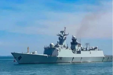 பாகிஸ்தானின் போர்க்கப்பலுடன் இலங்கை கடற்படை கூட்டு பயிற்சி