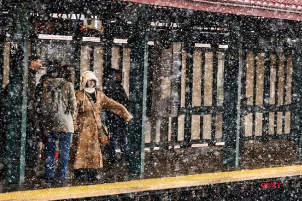 5,000க்கும் மேற்பட்ட விமானங்கள் ரத்து... அமெரிக்காவின் வடகிழக்கைத் தாக்கிய பனிப்புயல் | North East Powerful Winter Storm 5,000க்கும் மேற்பட்ட விமானங்கள் ரத்து... அமெரிக்காவின் வடகிழக்கைத் தாக்கிய பனிப்புயல் | North East Powerful Winter Storm