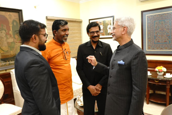 இலங்கையின் துறைமுகங்களை இந்தியாவிற்கு தாரைவார்க்கவுள்ள அநுர அரசு : அம்பலப்படுத்திய விமல் | Handing Over Kankesanthurai Trinco Ports To India