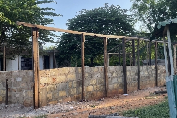வலிவடக்கில் பொலிஸாரால் கொள்ளையர்கள் குதூகலம்; கண்ணீர்விடும் உரிமையாளர் | Jaffna Valikamam North By The Police Robber