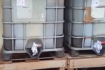 தனிநபரொருவர் வீட்டில் சேமித்து வைத்துள்ள டீசல் களஞ்சியசாலை