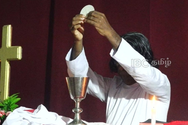 தமிழர் தாயகத்தில் களைகட்டிய நத்தார் பண்டிகை...! | Christmas Worship Events Held Across Tamil Areas