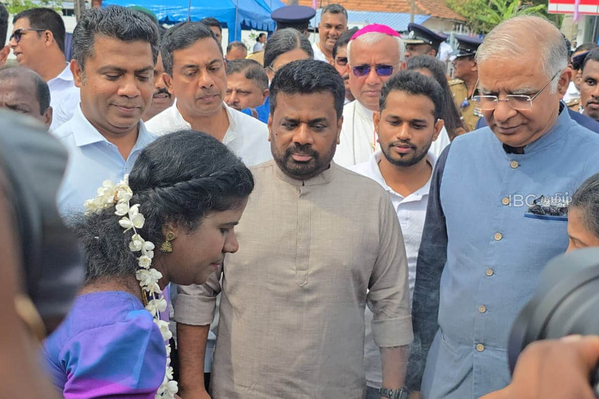 மன்னார் வைத்தியசாலையில் புதிய விபத்துச் சிகிச்சைப் பிரிவு : அநுர தலைமையில் அடிக்கல் நாட்டி வைப்பு | President Anura Visit To Mannar District Hospital மன்னார் வைத்தியசாலையில் புதிய விபத்துச் சிகிச்சைப் பிரிவு : அநுர தலைமையில் அடிக்கல் நாட்டி வைப்பு | President Anura Visit To Mannar District Hospital