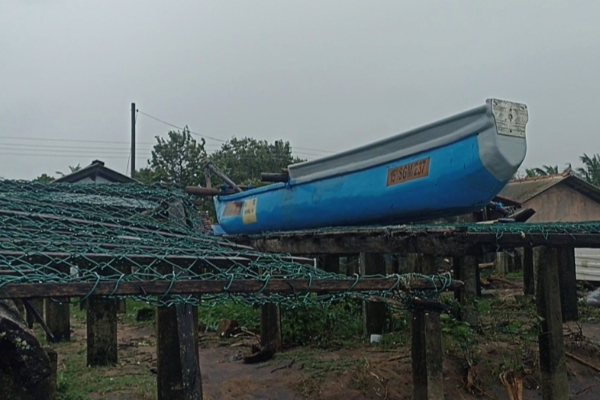 திருகோணாமலை மாவட்டத்திற்கு சிவப்பு எச்சரிக்கை; மீனவர்கள் செல்ல வேண்டாம் | Red Alert Issued For Trincomalee District