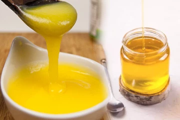 தினமும் வெந்நீரில் நெய் கலந்து குடித்தால் உடலுக்கு கிடைக்கும் நன்மைகள் இவ்வளவா?