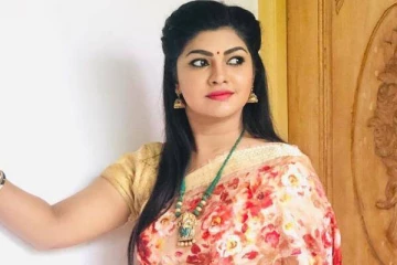ரோஜா சீரியல் வில்லி வீட்டில் விசேஷம்! கர்ப்பமான பிரபல இலங்கை தமிழ் நடிகை- குவியும் வாழ்த்துக்கள்