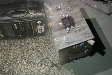 அனலைதீவு கடற் பரப்பில் மிதந்து வந்த மர்ம பெட்டி