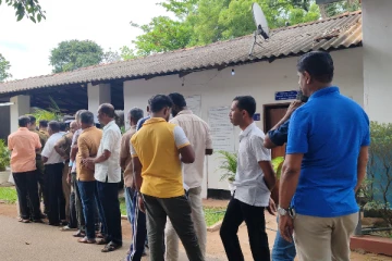 வவுனியாவில் தபால் மூல வாக்களிப்பு ஆரம்பம்