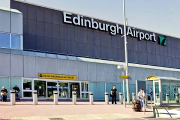 கடவுச்சீட்டால் சிக்கல்... விமான நிலையத்தில் முடங்கிய தமிழ் குடும்பம்: பெருந்தொகை இழப்பீடு கேட்டு முறையீடு