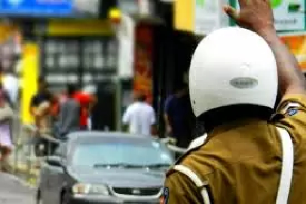 கண்டி சாரதிகளுக்கு காவல்துறையினர் விடுத்துள்ள அறிவுறுத்தல் | Notice To Kandy Drivers Esala Festival Sl