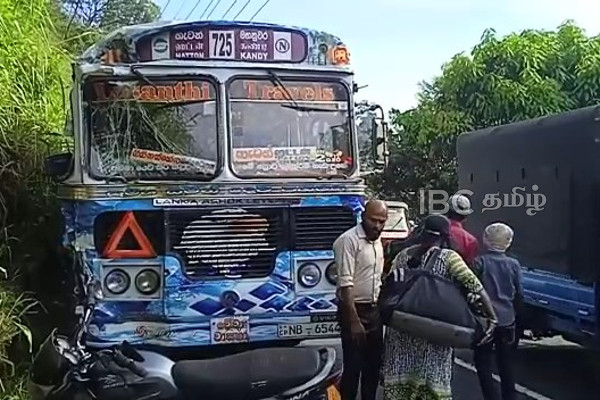 பேருந்துகள் நேருக்கு நேர் மோதி கோர விபத்து - பாடசாலை மாணவர்கள் உட்பட பலர் ஆபத்தான நிலையில்! | Colombo Nawalapitiya Bus Accident Kandy Today