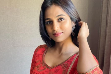 ரம்யா பாண்டியன் செல்ல நாய் பிறந்தநாளை எப்படி கொண்டாடி இருக்கிறார் பாருங்க