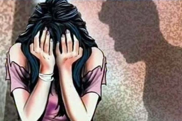 மனைவியை நீர்விழ்ச்சியில் ஆடையில்லாமல் குளிக்க வற்புறுத்திய கணவர்! பின்னணியில் இப்படியொரு காரணமா?