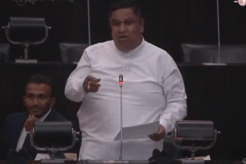 චාමර සම්පත් දසනායක පාර්ලිමේන්තු සභා ගර්භයෙන් වහාම ඉවත් කෙරේ