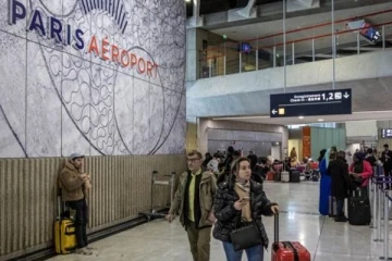 பிரான்சின் ஆறு விமானநிலையங்களிற்கு அச்சுறுத்தல்; அவசரமாக வெளியேற்றப்பட்ட பயணிகள்!
