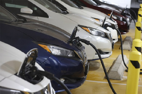 வாகனம் வாங்க காத்திருப்போருக்கு வெளியான மகிழ்ச்சித் தகவல் | Imported Vehicles Prices Decreased In Sri Lanka