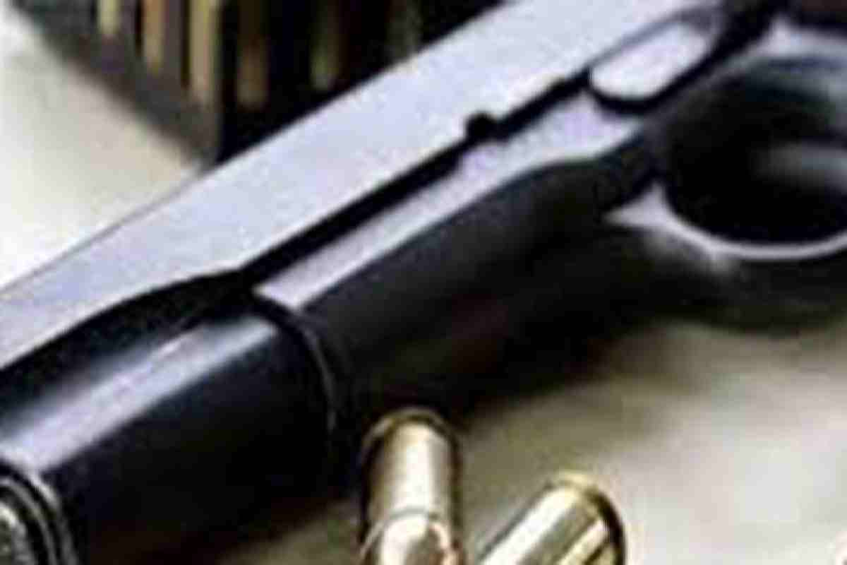 காணாமற் போனது துப்பாக்கி: போக்குவரத்து பிரிவு OIC கைது | Traffic Oic Arrested For Missing Firearm