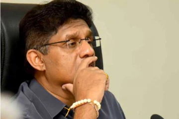 சிறுமிகளை ஏமாற்றிய சஜித்!! (Photos)