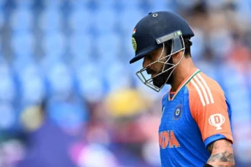 தண்ணி கேன் போட வந்தீங்களா? தொடர்ந்து ஏமாற்றும் விராட் - வேதனையில் ரசிகர்கள்