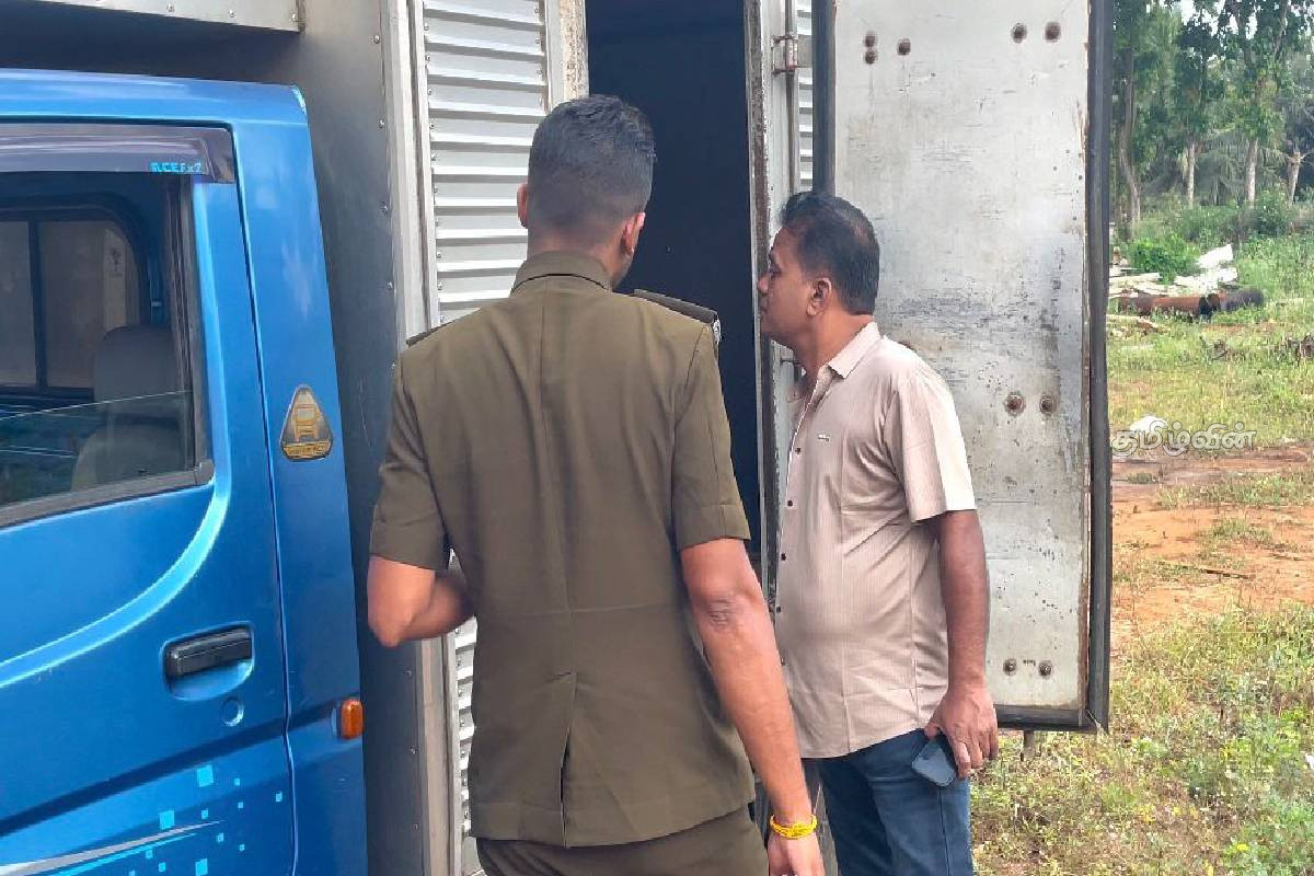 யாழில் சுகாதார பரிசோதகர்கள் திடீர் சுற்றிவளைப்பு | Health Inspectors Conduct Surprise Raids In Jaffna