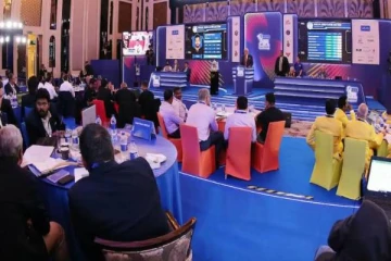 புதிய அணிகளுக்கான ஐபிஎல் ஏலத்தில் மாற்றம்! எத்தனை பேரை தேர்வு செய்யமுடியும்? கதிகலங்கிய மற்ற அணிகள்