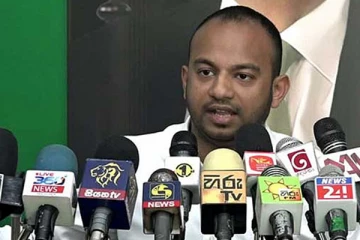 முதுகெலும்பிருந்தால் அரசிலிருந்து உடன் வெளியேறுங்கள்! : பங்காளிகளின் தலைவர்களுக்கு எதிரணி சவால்