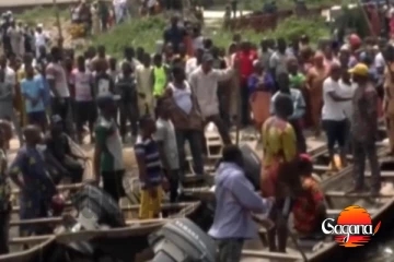 නයිජීරියාවේ බිහිසුණු බෝට්ටු අනතුරක්, 60 දෙනෙක් ජීවිතක්ෂයට