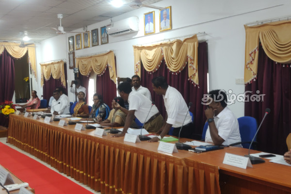 வவுனியா மாநகரசபை அமர்வில் கடும் குழப்பம் : ஆளும் - எதிர்கட்சி உறுப்பினர்கள் இடையே வாக்குவாதம் | Chaos At Vavuniya Municipal Council Session