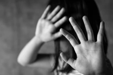 யாழில் மகளை துன்புறுத்திய தாய் ; பொலிஸார் அதிரடி