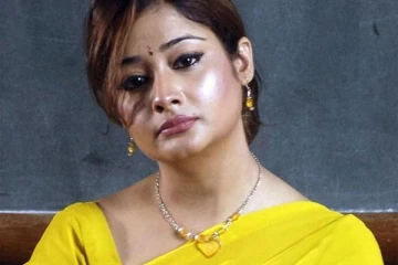 41 வயதில் அரைகுறை ஆடையில் பிரபல நடிகை! வாயடைத்து போன ரசிகர்கள்