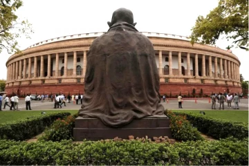 இந்தியாவில் வேளாண் சட்ட ரத்து மசோதா நிறைவேற்றம்