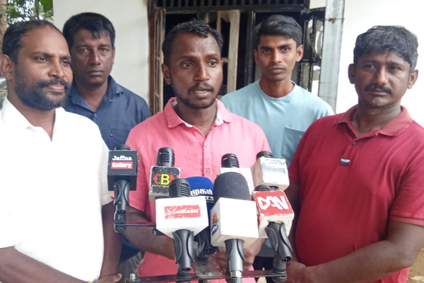 தமிழரசுக் கட்சியின் உறுப்பினர் வீட்டுக்கு தீ - எரிந்து நாசமான உடமைகள் | House Set On Fire Eravur