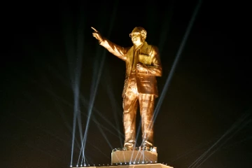 உலகின் உயரமான அம்பேத்கர் சிலை...!