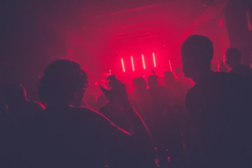 ප්‍රසිද්ධ පාසලක සිසුවෙක් උපන්දිනේට දුන්න අමුතු සාදය