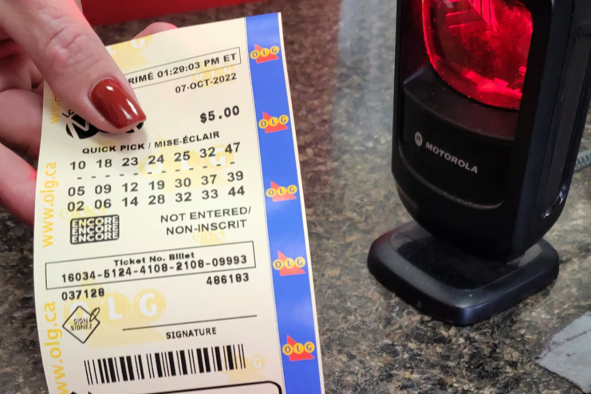 கனடாவில் வரலாறு காணாத லொத்தர் பரிசுத் தொகை! | Lotto Max Jackpot Grows To Historic 90 Million