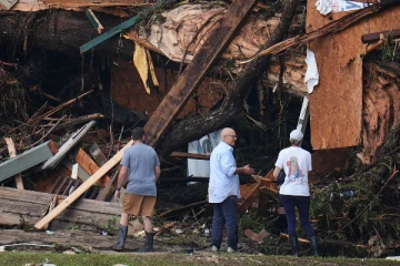 டெக்சாஸை உலுக்கிய பயங்கர வெள்ளம்: 51 பேர் பலி, பலரைக் காணவில்லை!