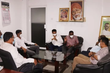 இலங்கை ஆசிரியர் தொழிற்சங்கத்தவர்களுக்கும் ஜீவன் தொண்டைமானுக்கும் இடையிலான சந்திப்பு