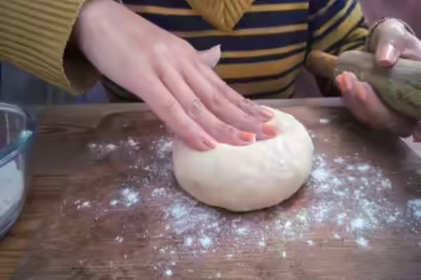 மீதமுள்ள மாவில் ரொட்டி செய்கிறீர்களா? இந்த ஆபத்து வரும் | Side Effects Of Cooking With Stale Dough Leftover மீதமுள்ள மாவில் ரொட்டி செய்கிறீர்களா? இந்த ஆபத்து வரும் | Side Effects Of Cooking With Stale Dough Leftover