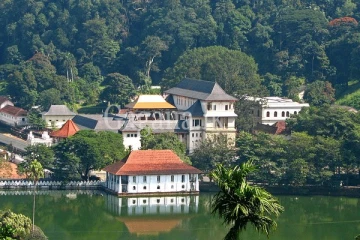 මහනුවරට අනතුරු ඇඟවීමක්. - නගරය ගං වතුර අවදානමක.