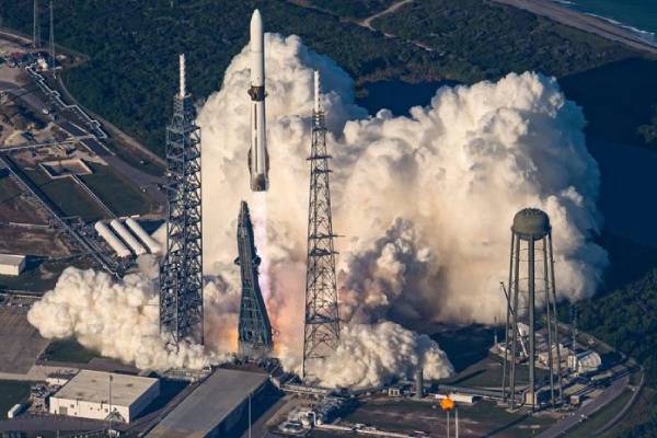 ஈரான் அதிரடி: மூன்று செயற்கைக்கோள்கள் ஒரே ஏவுதளத்தில்! | Iran Plans Single Rocket Triple Satellite Launch