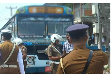 මෙහෙම රිය පැදවුවොත් වැඩ වැරදෙයි..