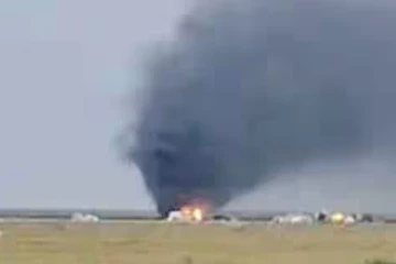 அமெரிக்க கடற்படை போர் விமானம் பயிற்சியின் போது விழுந்து நொறுங்கியது