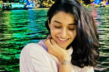 காதலர் உடன் வெளிநாட்டில் சுற்றிய பிரியா பவானி ஷங்கர்! படுநெருக்கமான புகைப்படங்கள்