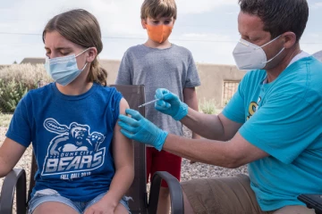 பிரான்ஸில் 12 -17 வயதுக்குட்பட்டவர்களுக்கும் தடுப்பூசி