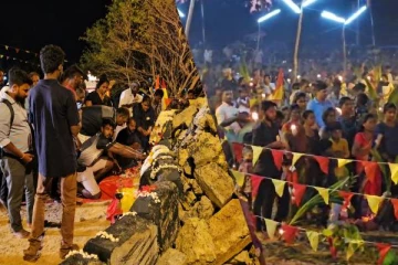 உயிர் நீத்த மாவீரர்களுக்காய் கண்ணீரில் நனைகிறது சாட்டி துயிலுமில்லம்(Photos)