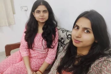 முதல் முயற்சியிலேயே UPSC தேர்வில் தேர்ச்சி பெற்ற சகோதரிகள்.., யார் அவர்கள்?