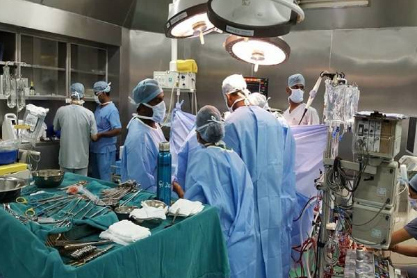 பச்சிளம் குழந்தையின் வயிற்றிலிருந்த 3 கருக்கள்! அதிர்ச்சியடைந்த மருத்துவர்கள் | 3 Embryos In The Baby S Stomach Shocked Doctors