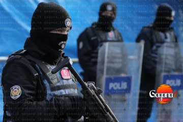 නත්තල් උත්සවයට IS දරුණු ප්‍රහාරයක් නූලෙන් බේරෙයි