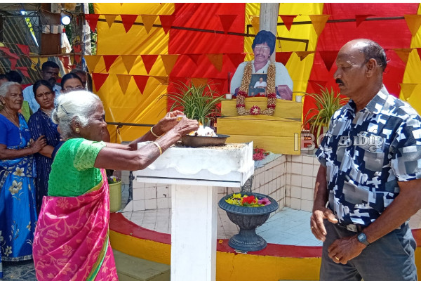 யாழ். வேலணை பொது நினைவிடத்தில் தியாக தீபத்திற்கு நினைவேந்தல்! | Thiyaga Theepam Thileepan Commemoration In Jaffna